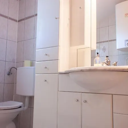 Marcel Mit Meerblick 特罗吉尔